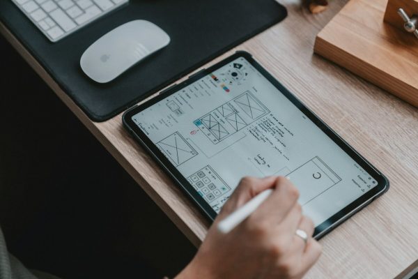 alvaro-reyes-KxVlKiqQObU-unsplash